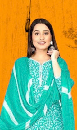 Green Batik Print Salwar Kameez: Exquisite 3 Piece set for Women